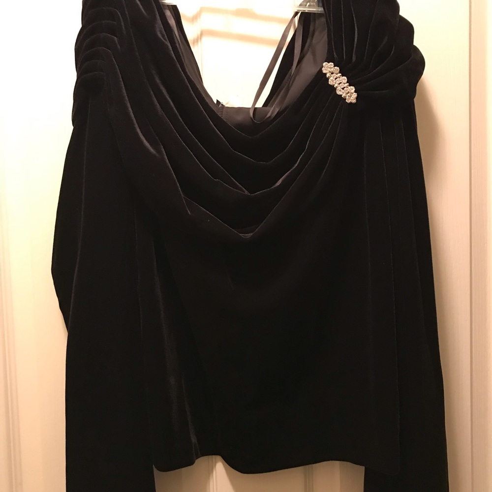 Luxurious Black Velvet Semi-Formal Or Cocktail Party Blouse